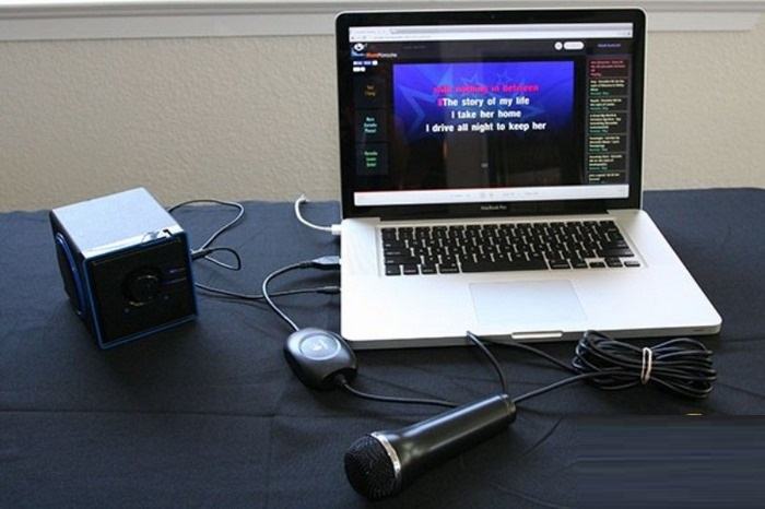 Cách hát karaoke trên máy tính hiệu quả là cần chuẩn bị dụng cụ và phần mềm hát karaoke