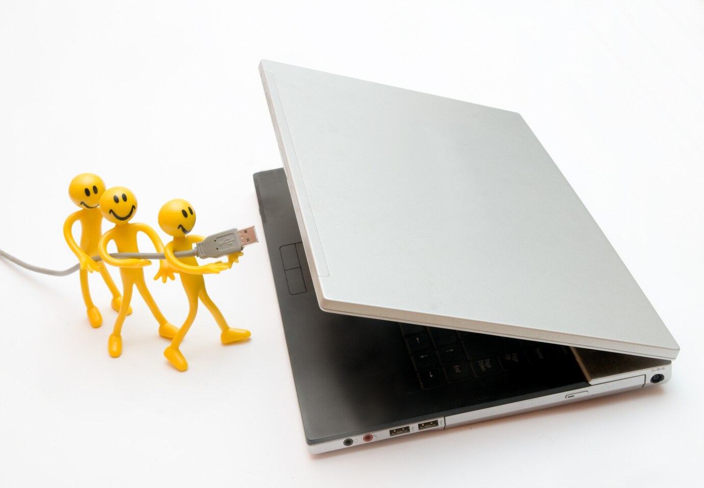 Đảm bảo nguồn điện và dây cắm vẫn hoạt động bình thường